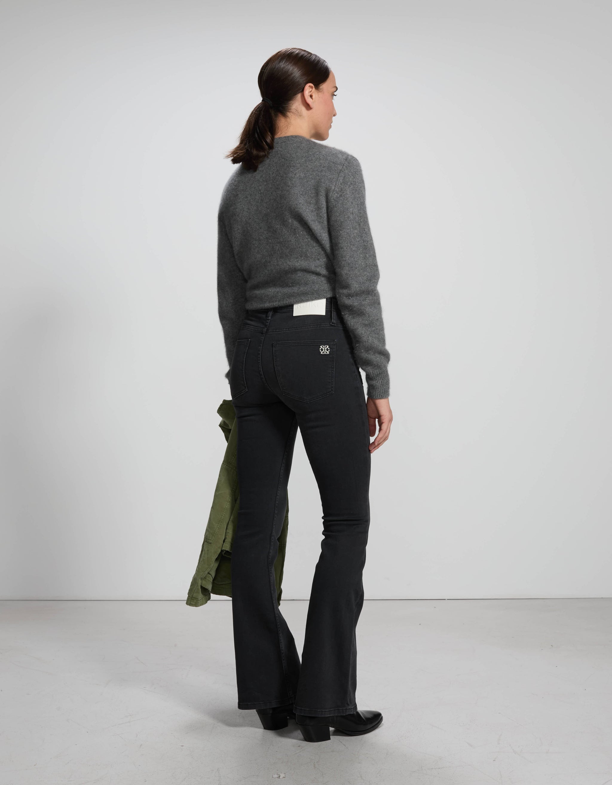 Anne Black - side view - ReikoParis