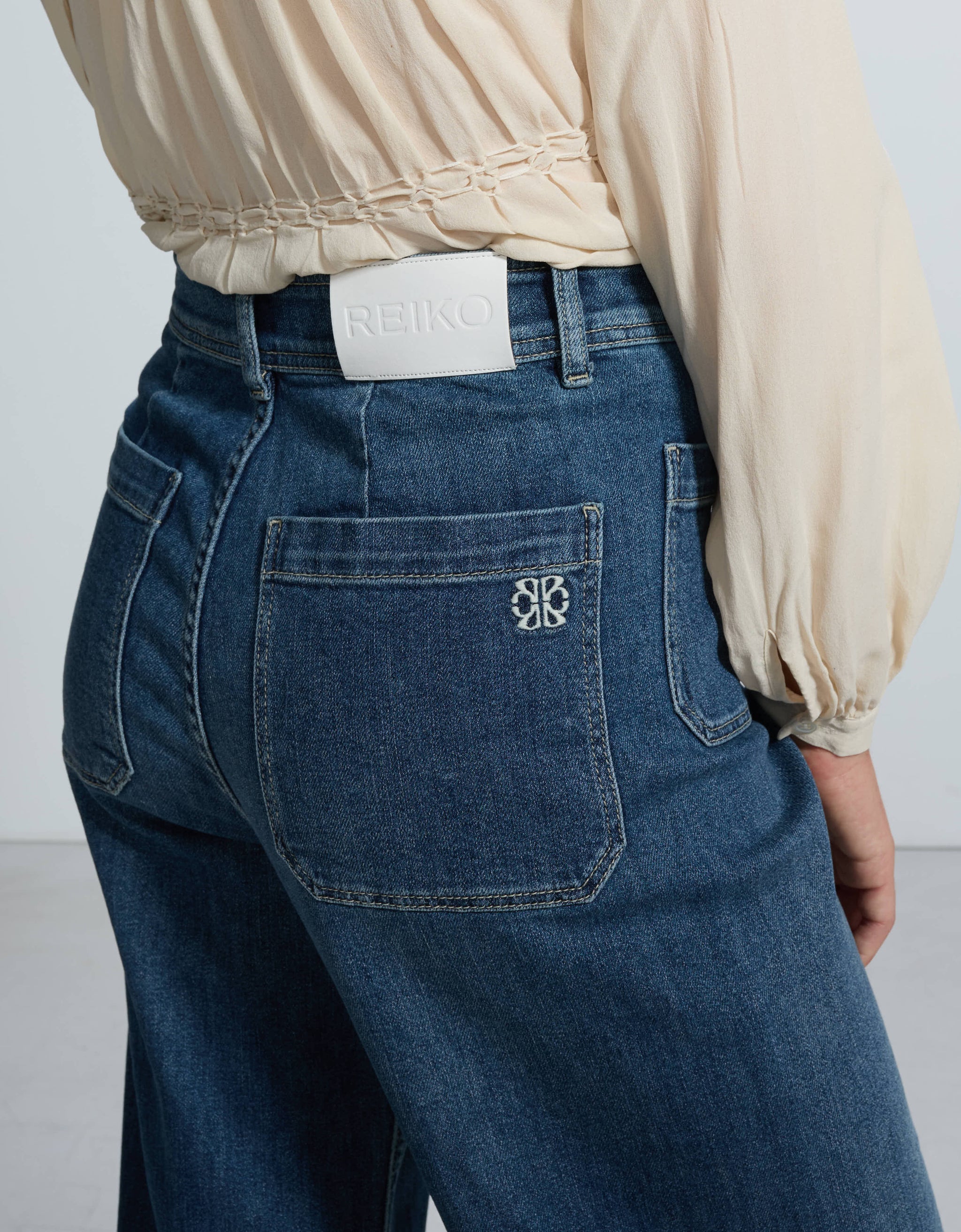 Gigi Medium Blue - detail view - ReikoParis