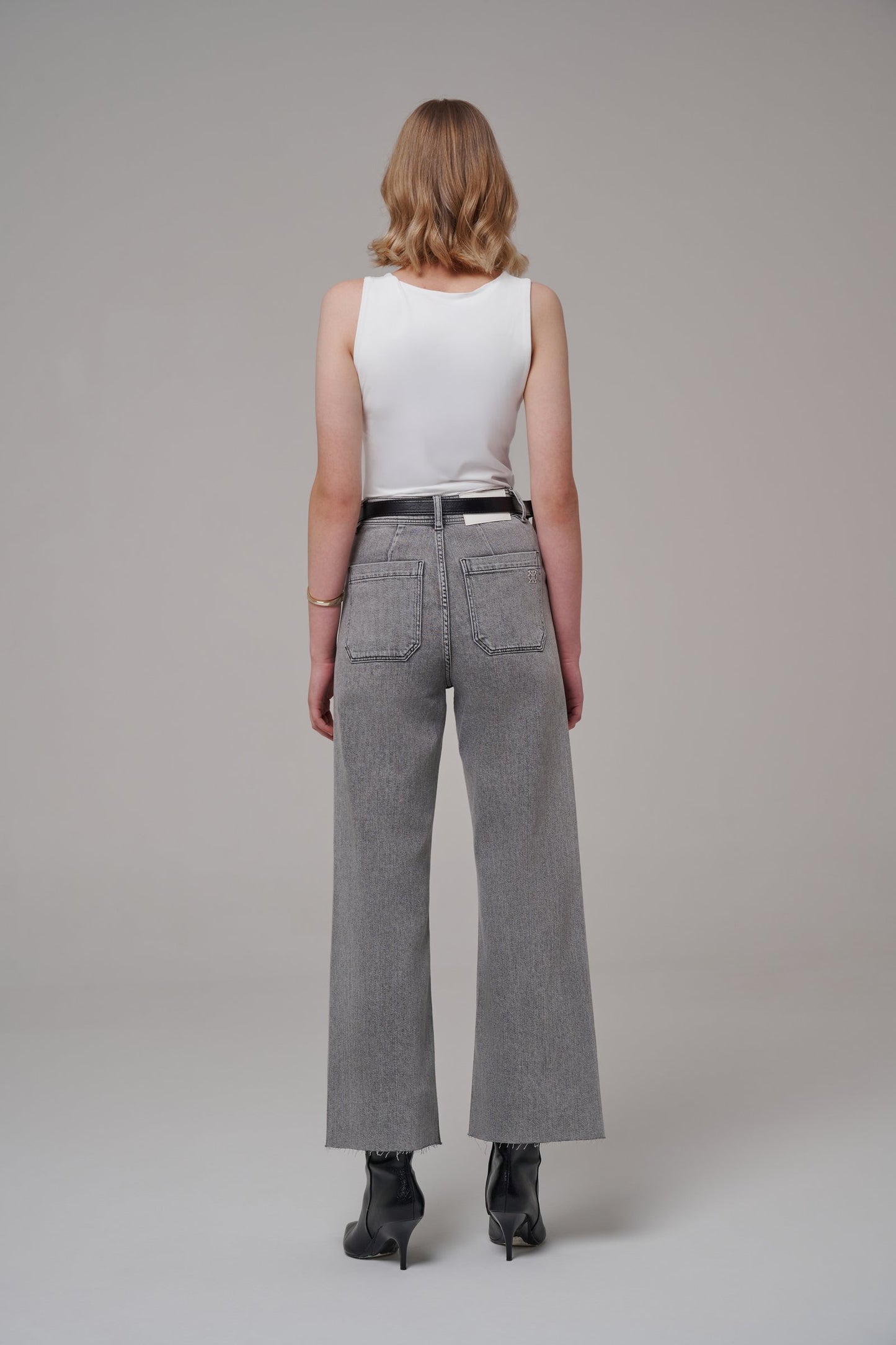 Gigi Medium Grey