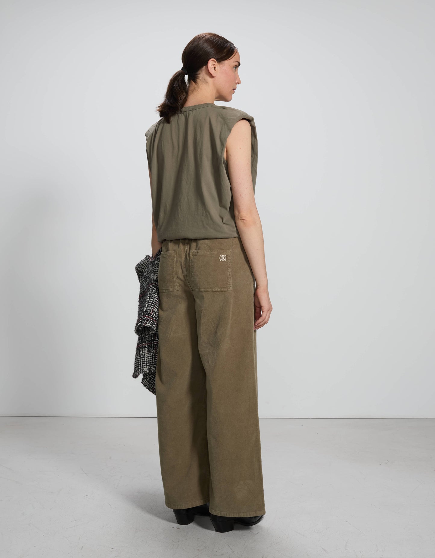 Gray Velvet Kaki - back view - ReikoParis