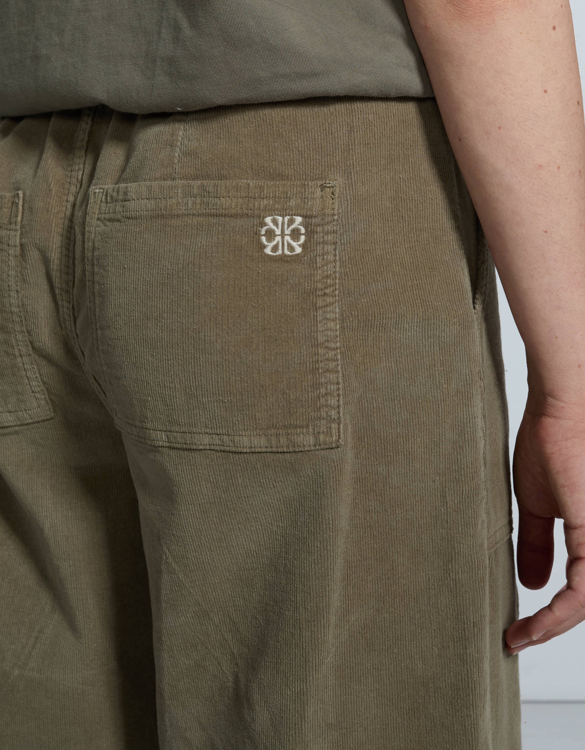 Gray Velvet Kaki - detail view - ReikoParis