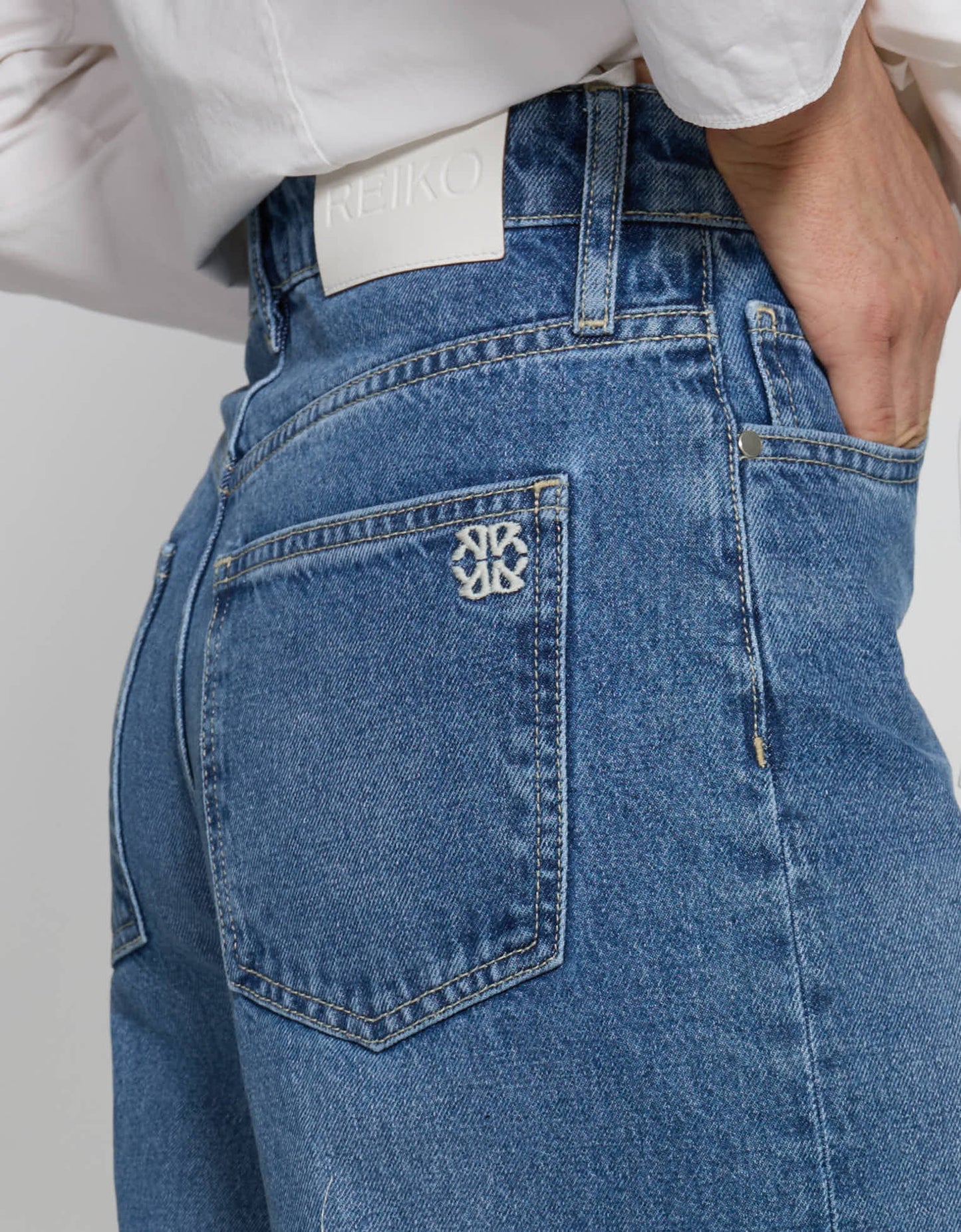 Harlow Medium Blue - detail view - ReikoParis