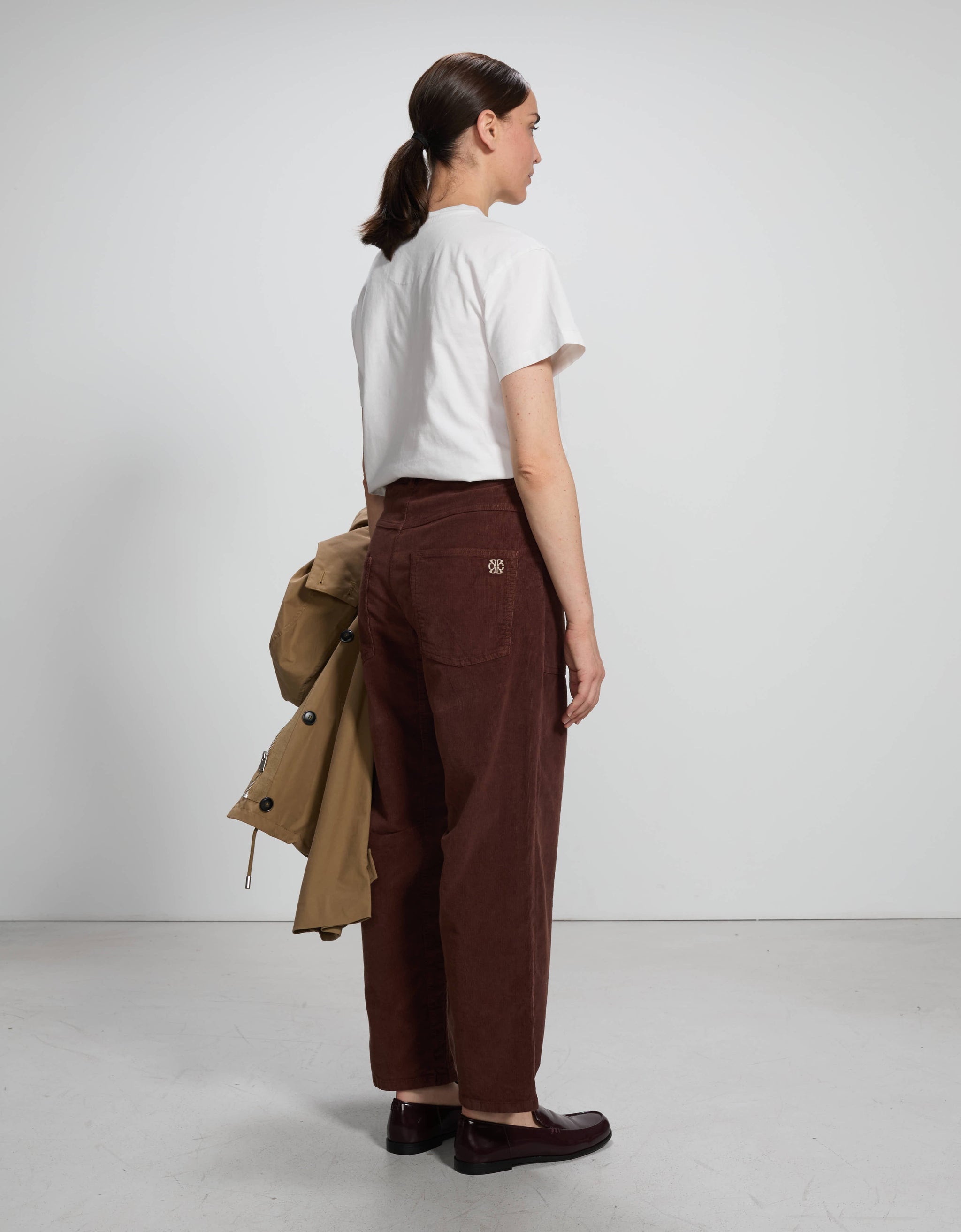 Harold Velvet Chocolate - back view - ReikoParis