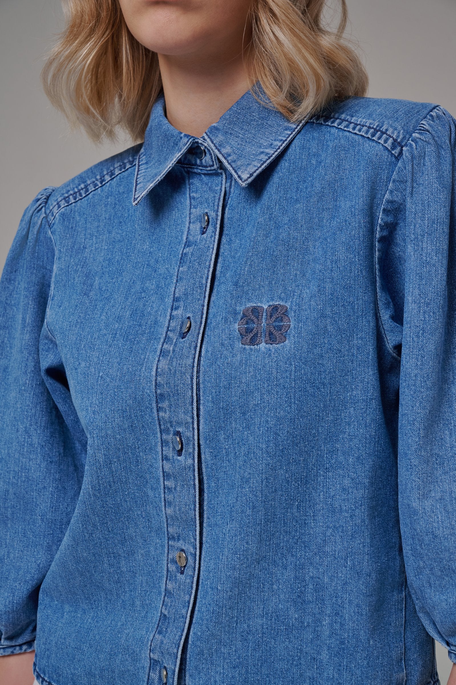 Hazel Medium Blue