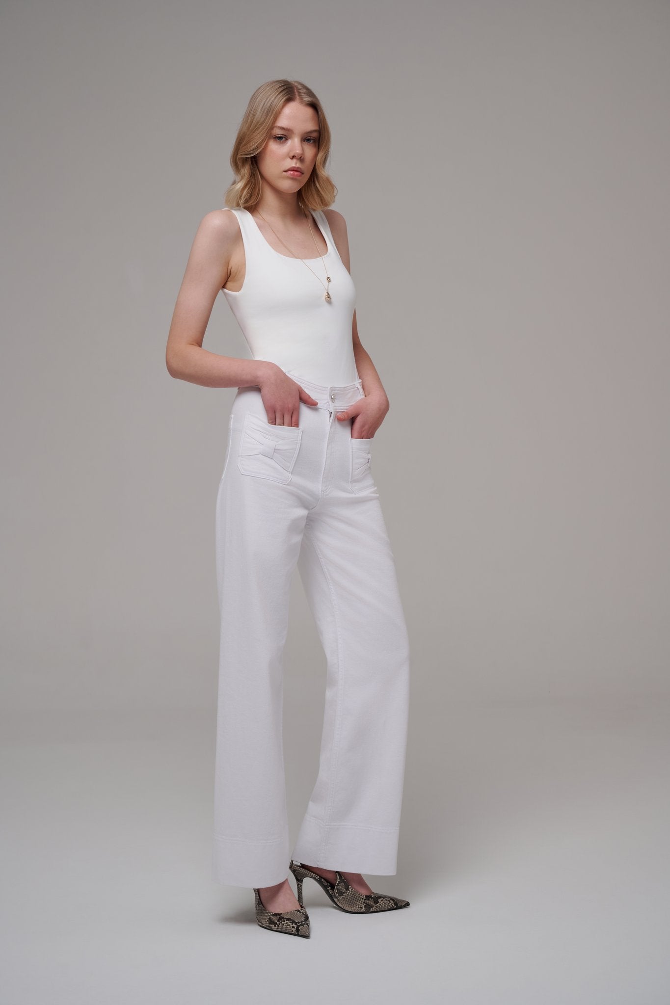 Lily Bow White