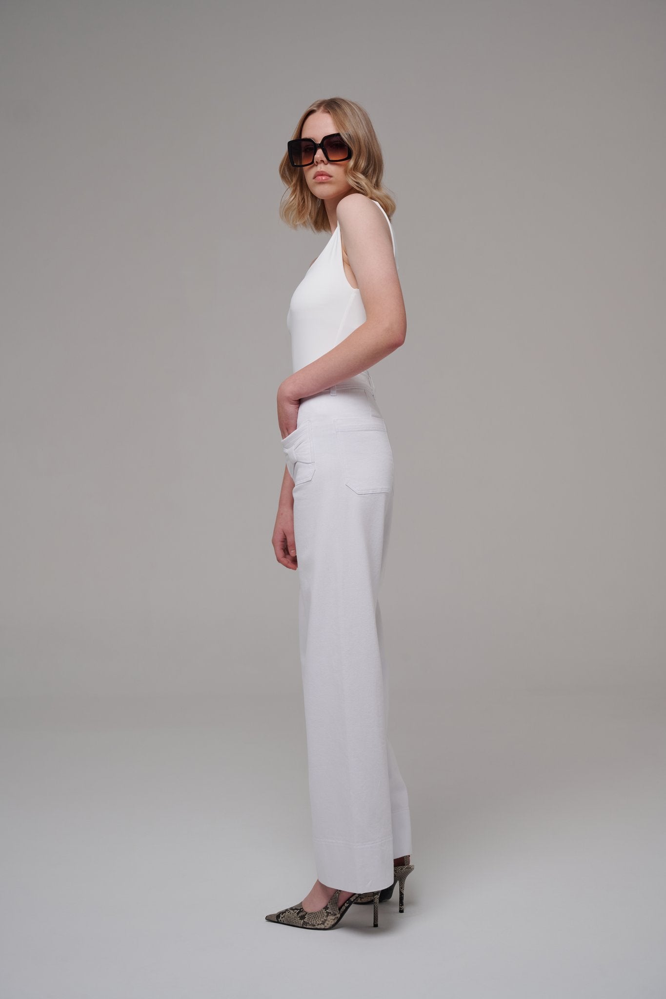 Lily Bow White