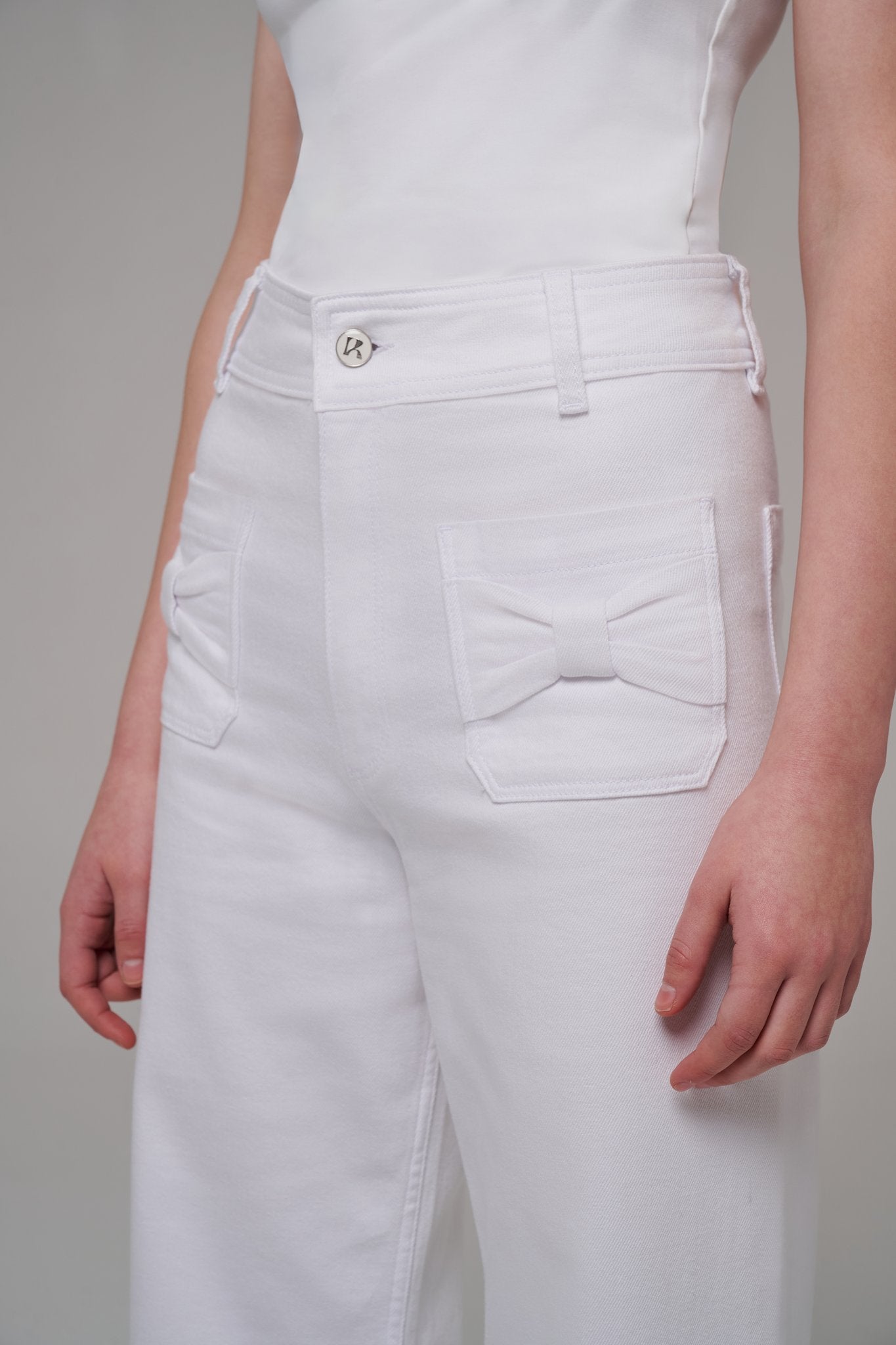 Lily Bow White