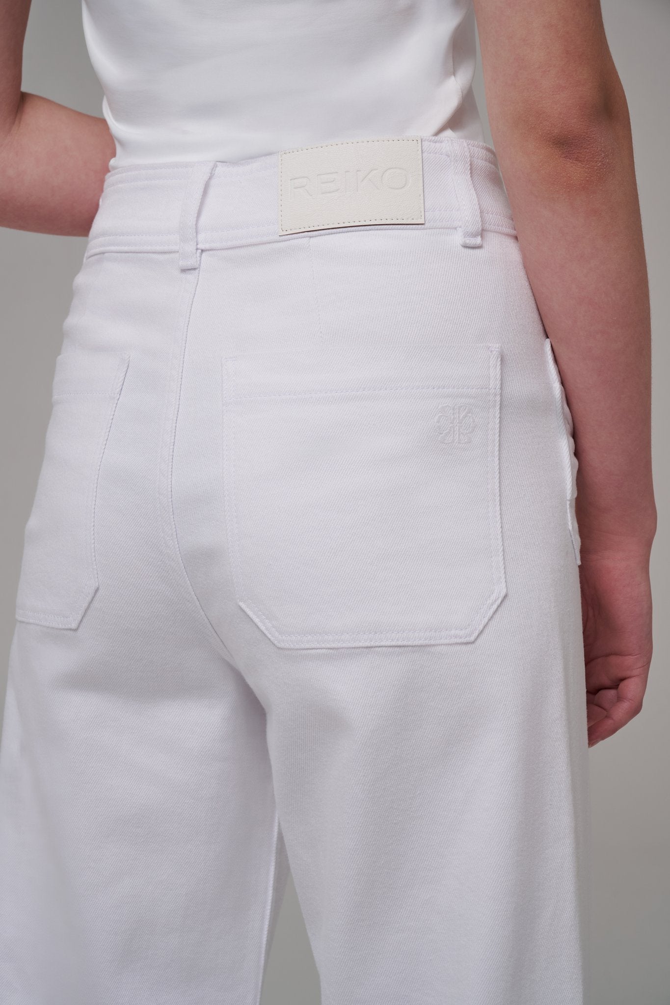 Lily Bow White