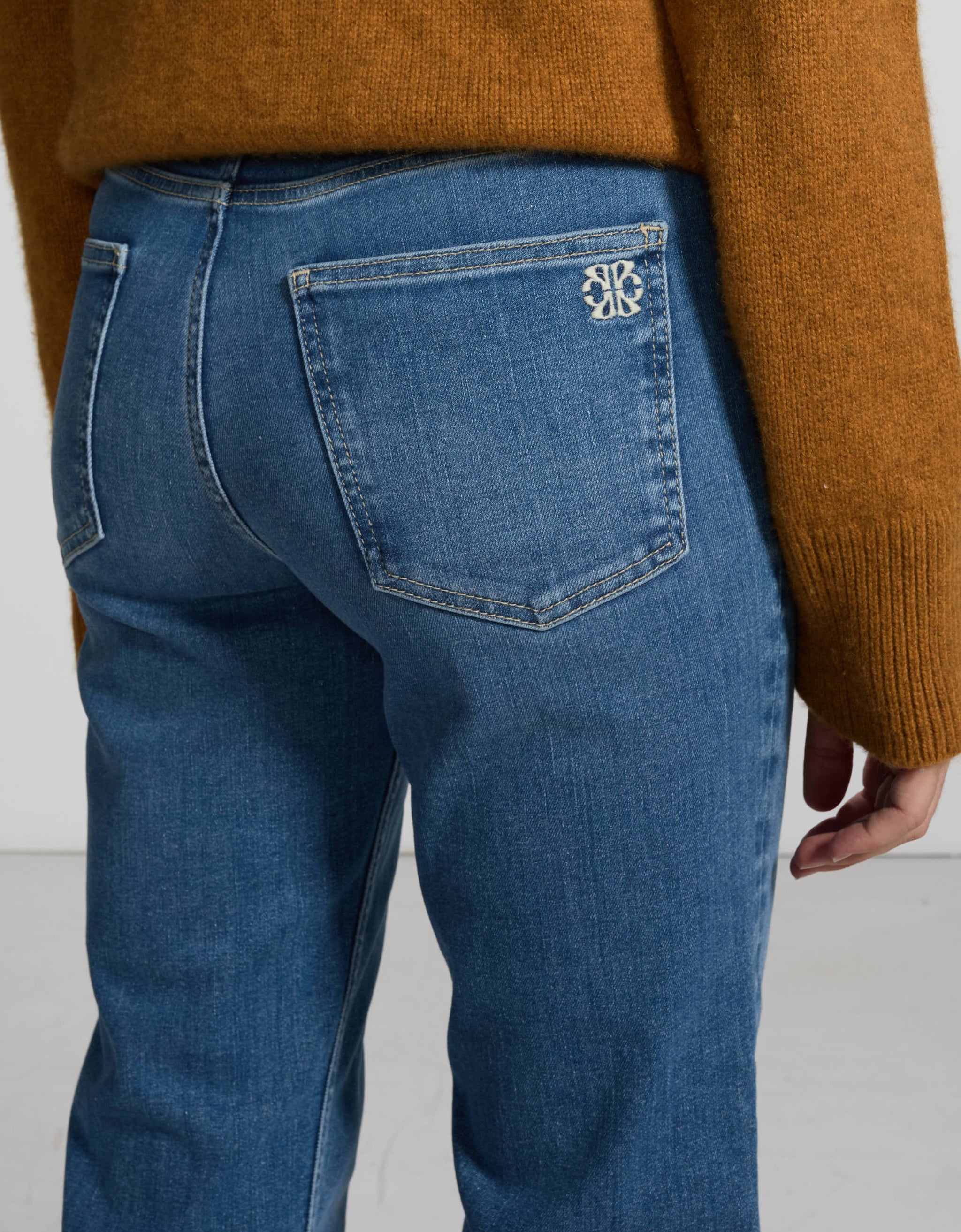 Mila Light Blue - detail view - ReikoParis