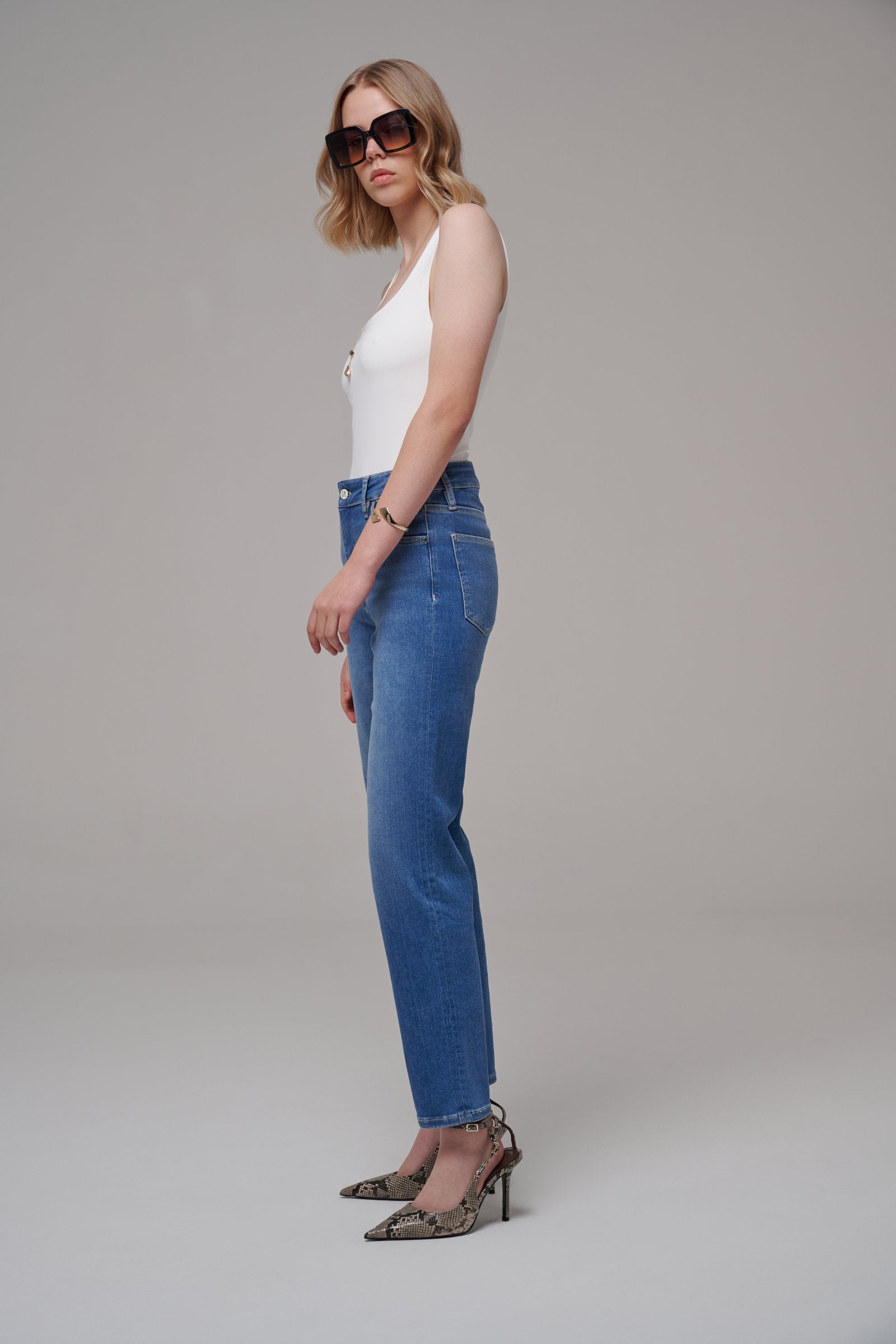 Mila Medium Blue