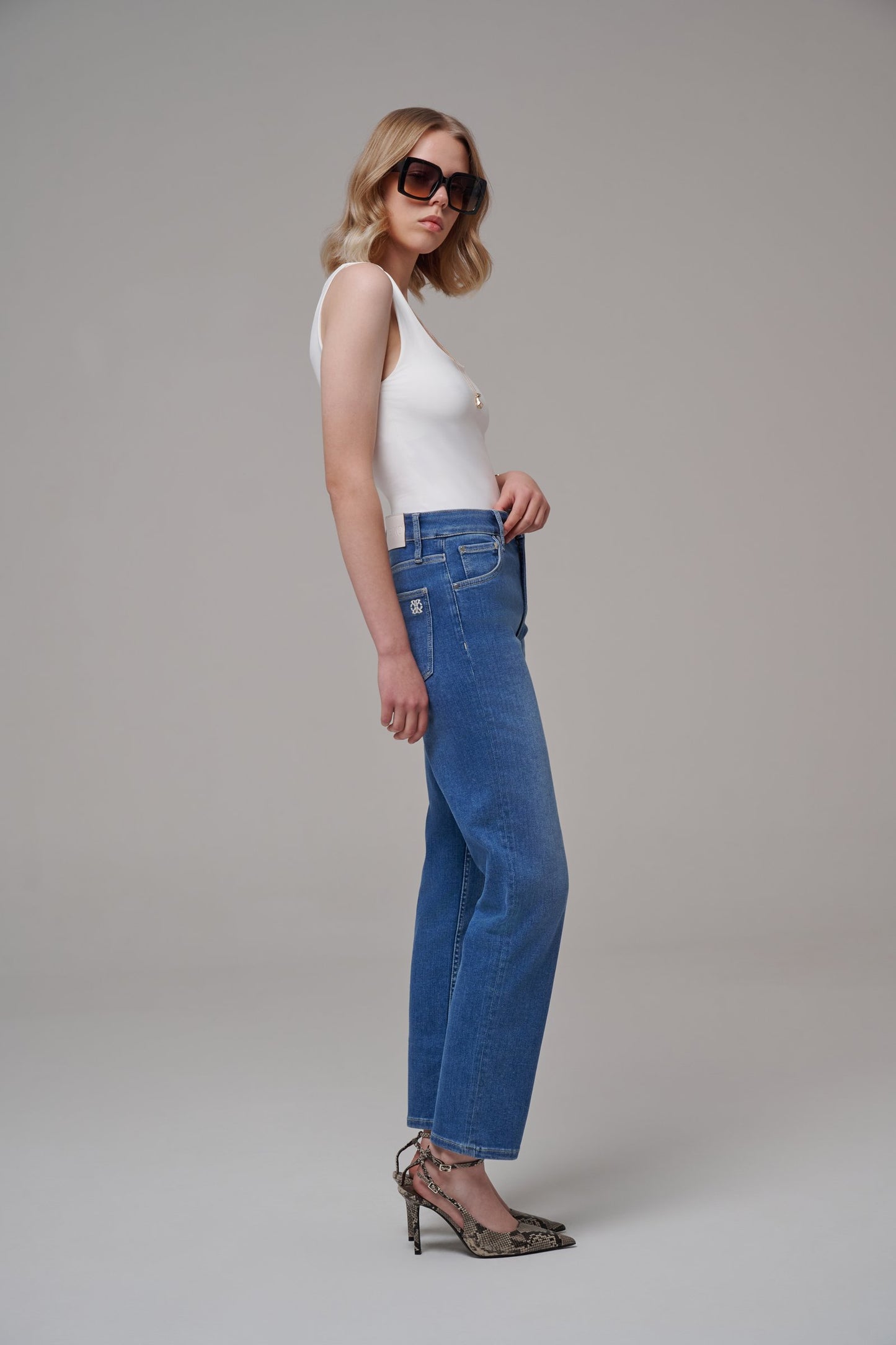 Mila Medium Blue