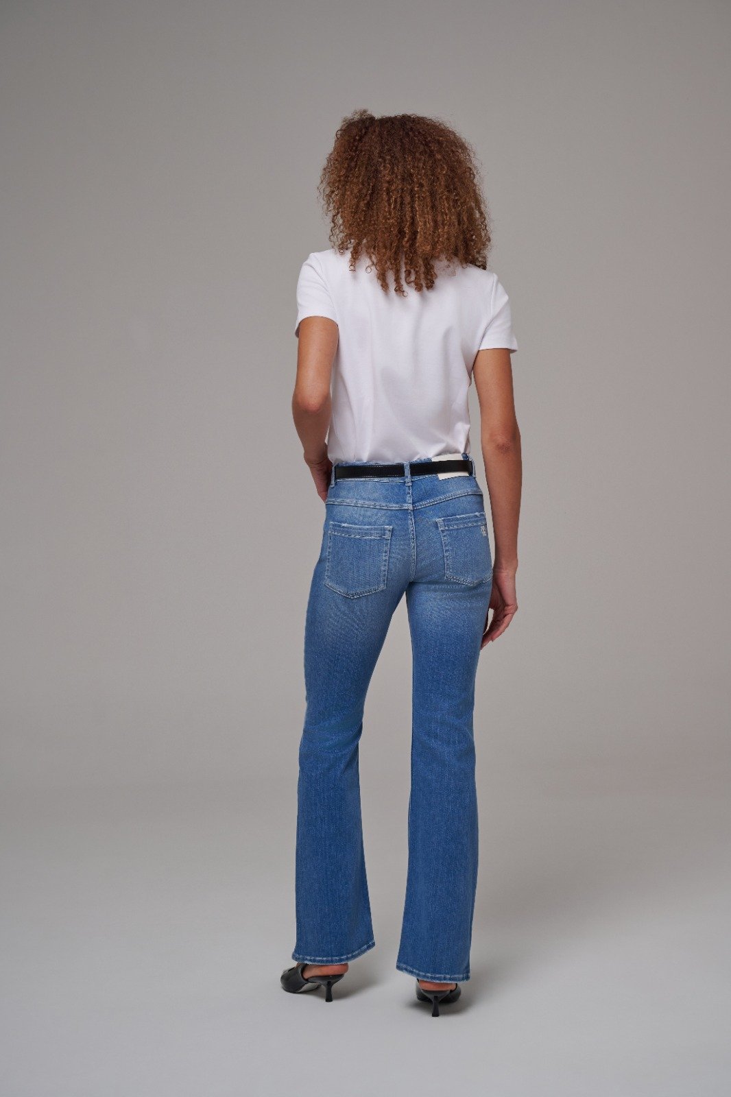 Monroe Medium Blue