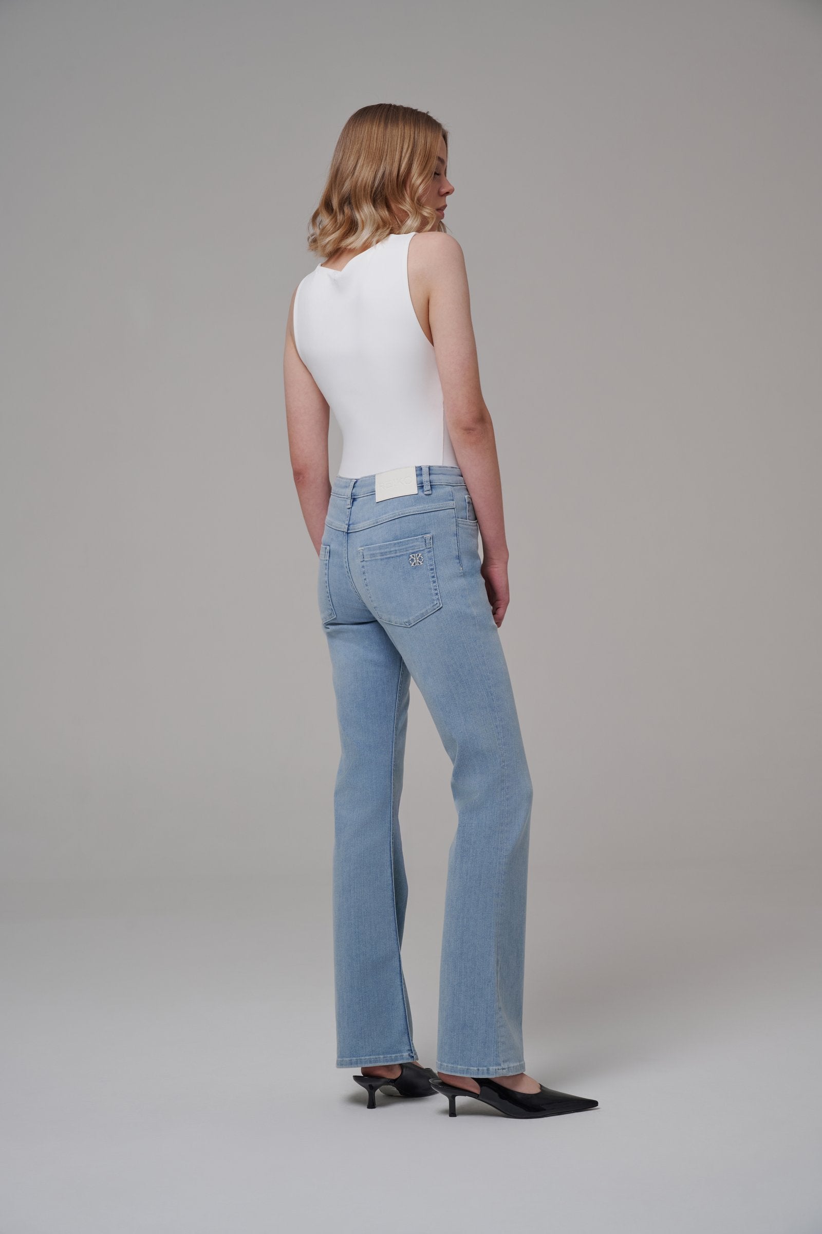 Monroe Medium Blue