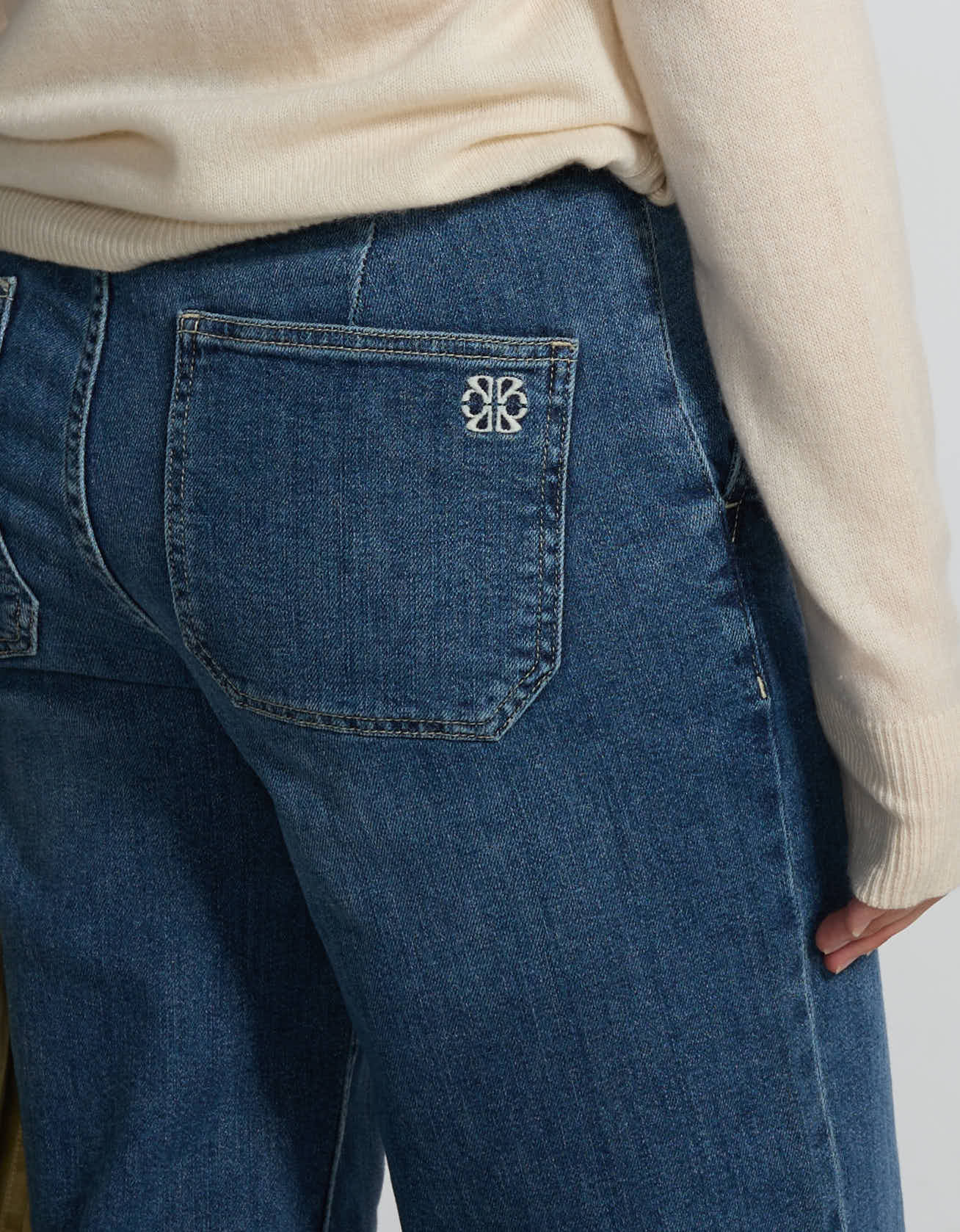 Pom Dark Blue - detail view - ReikoParis
