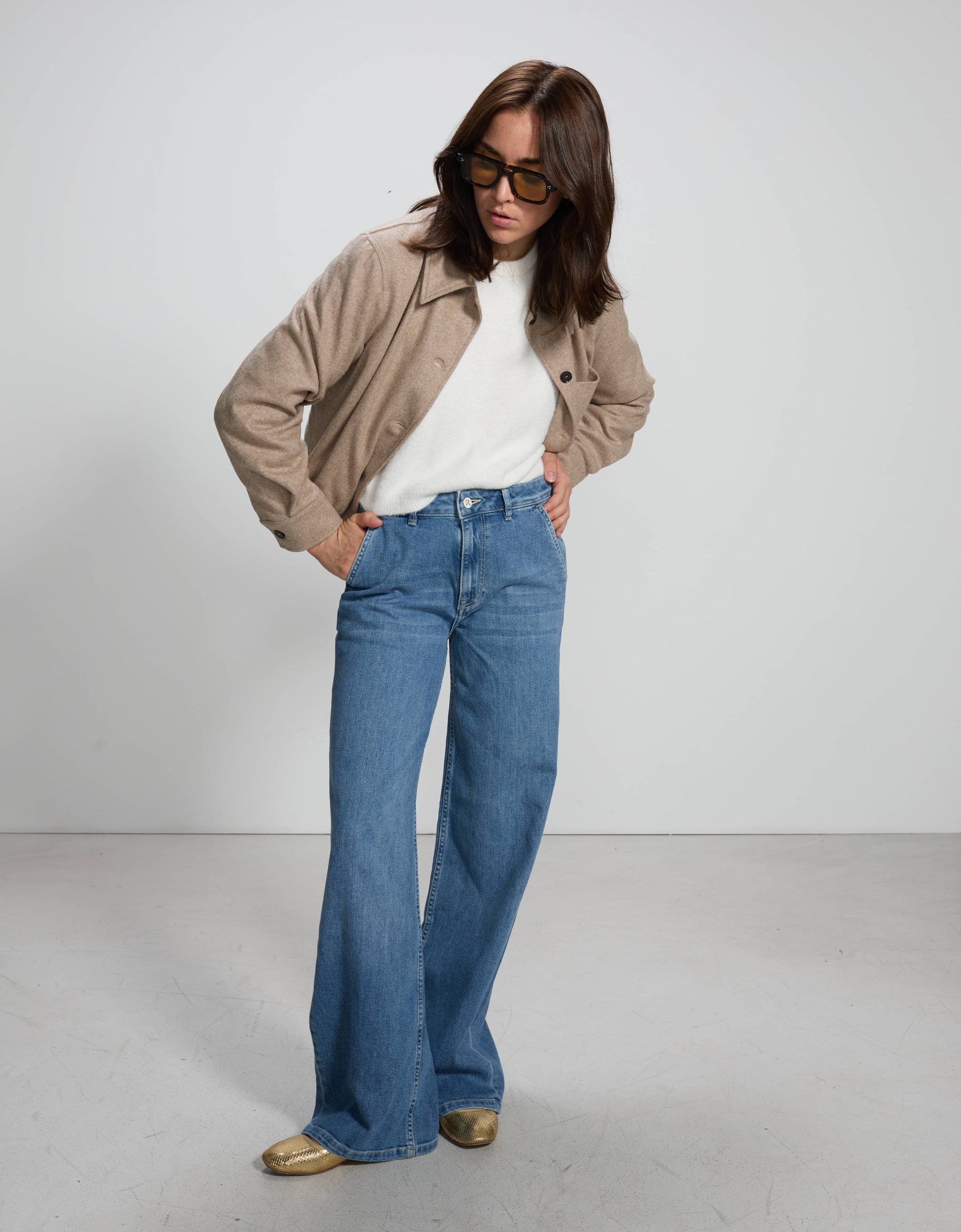 Pom Medium Blue - side view - ReikoParis