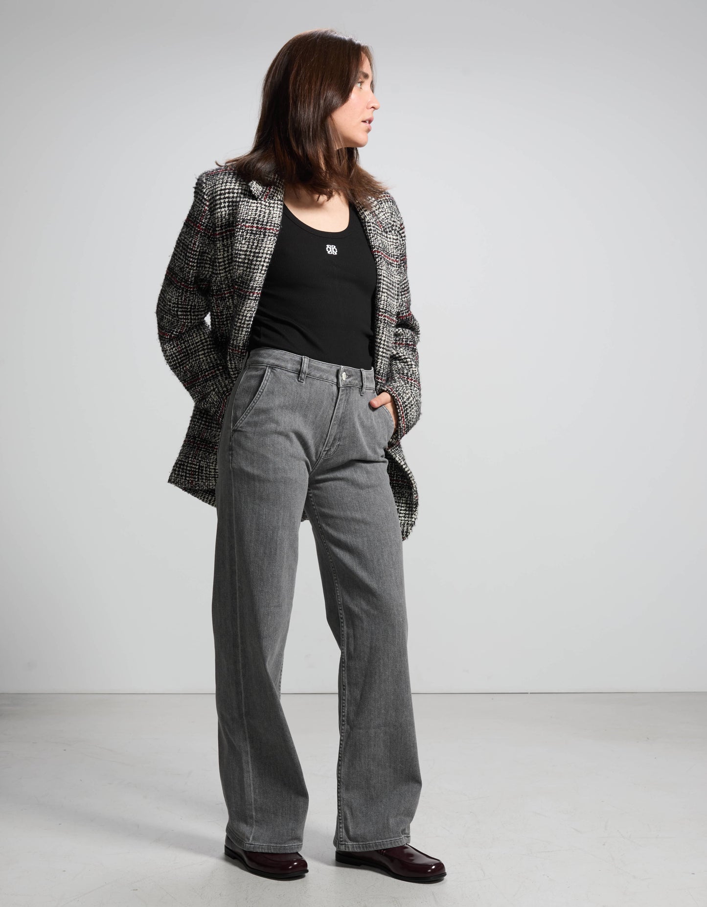 Pom Grey - side view - ReikoParis