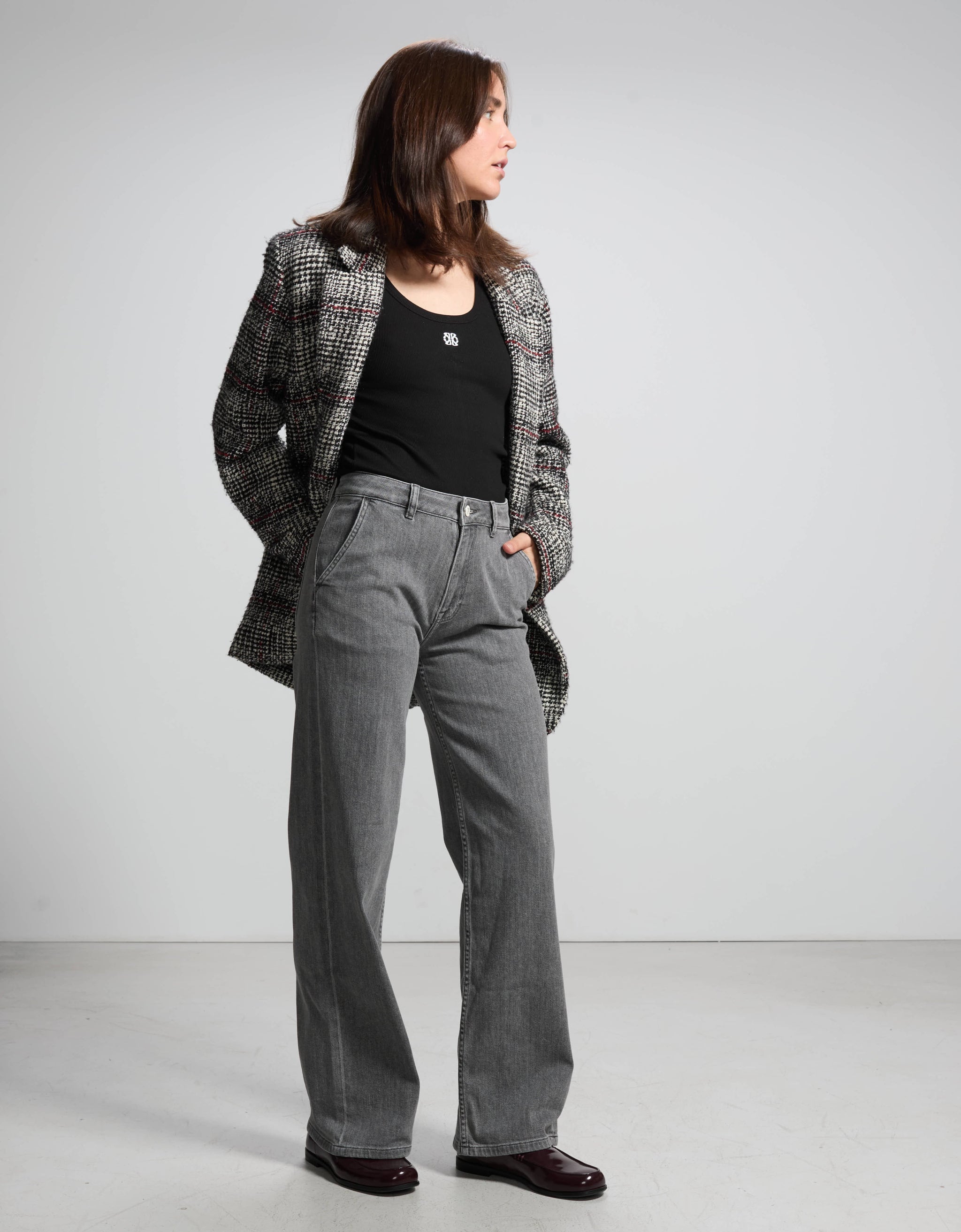 Pom Grey - side view - ReikoParis