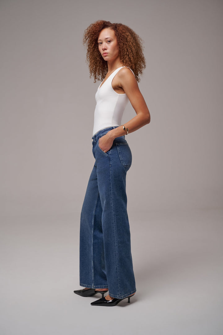 Pom Medium Blue