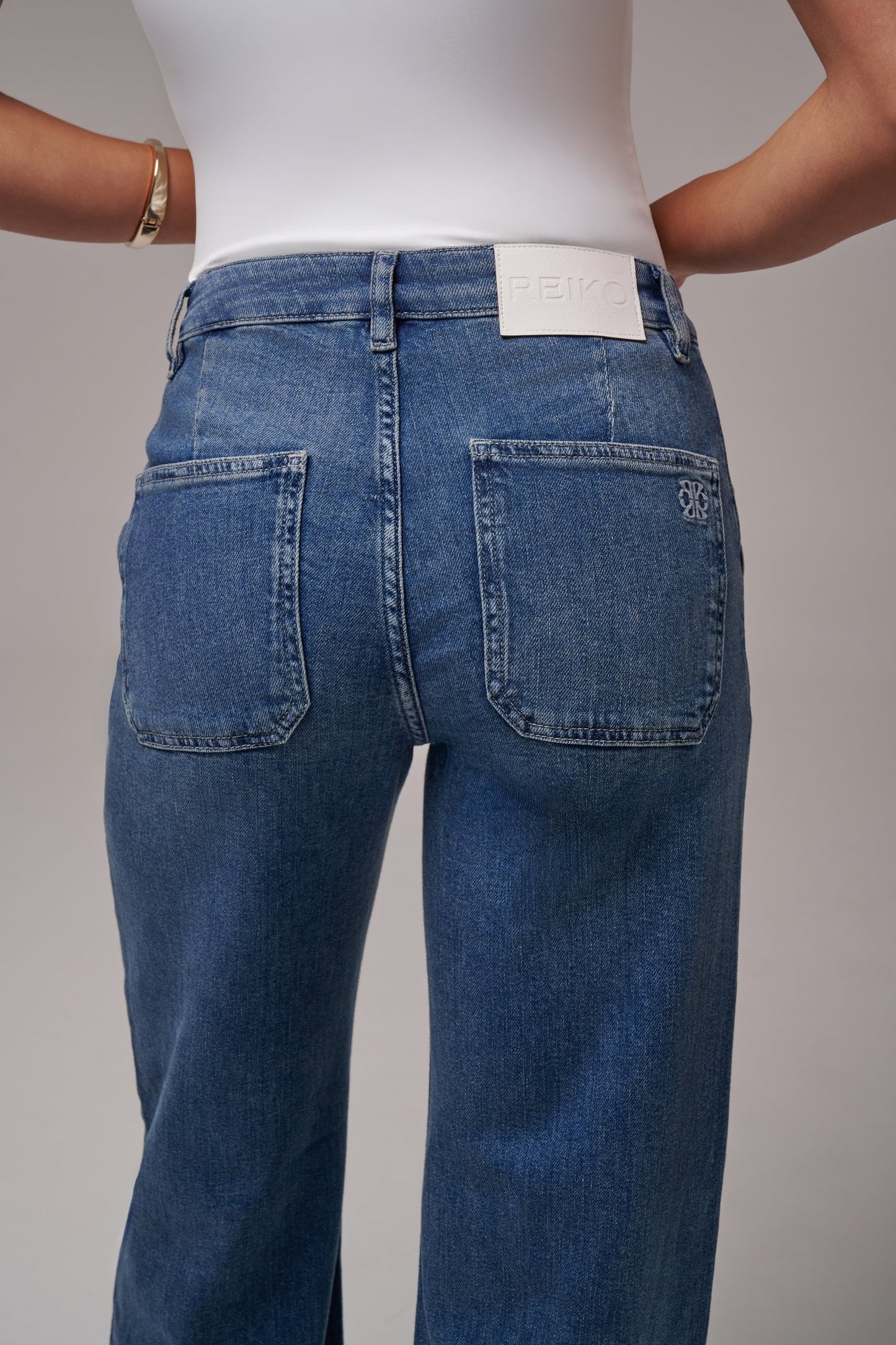 Pom Medium Blue