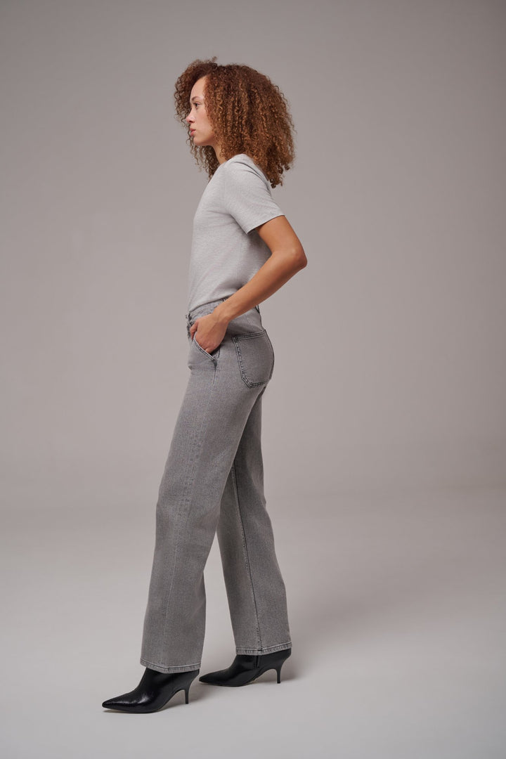 Pom Light Grey - front view - ReikoParis