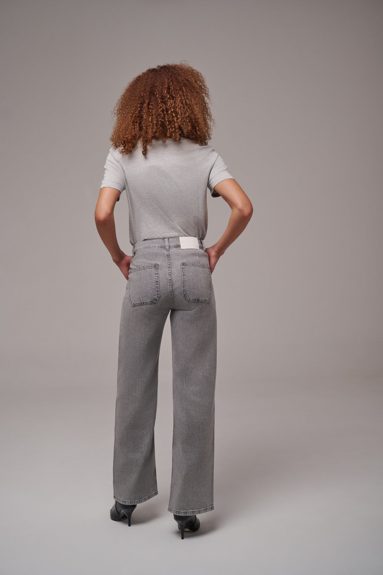 Pom Light Grey - side view - ReikoParis