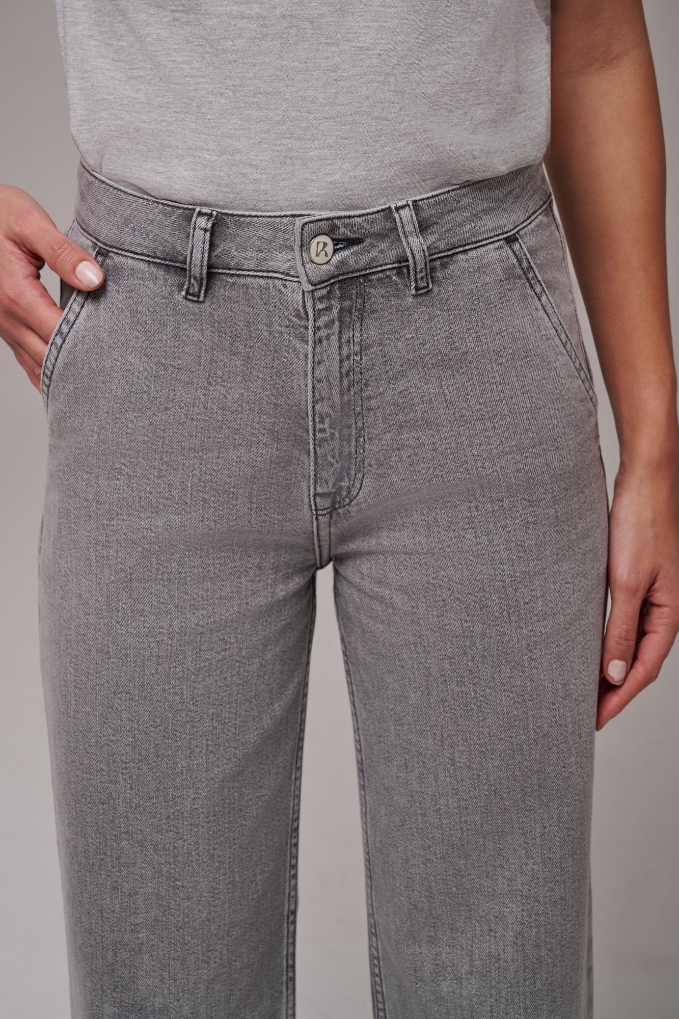 Pom Light Grey - back view - ReikoParis